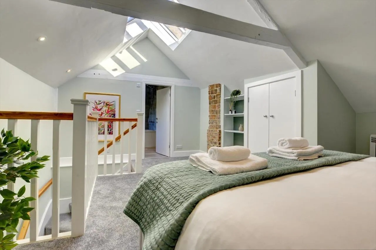 The Nook - A Modern 2 Bedroom Loft With Parking Ρίπον 0*,