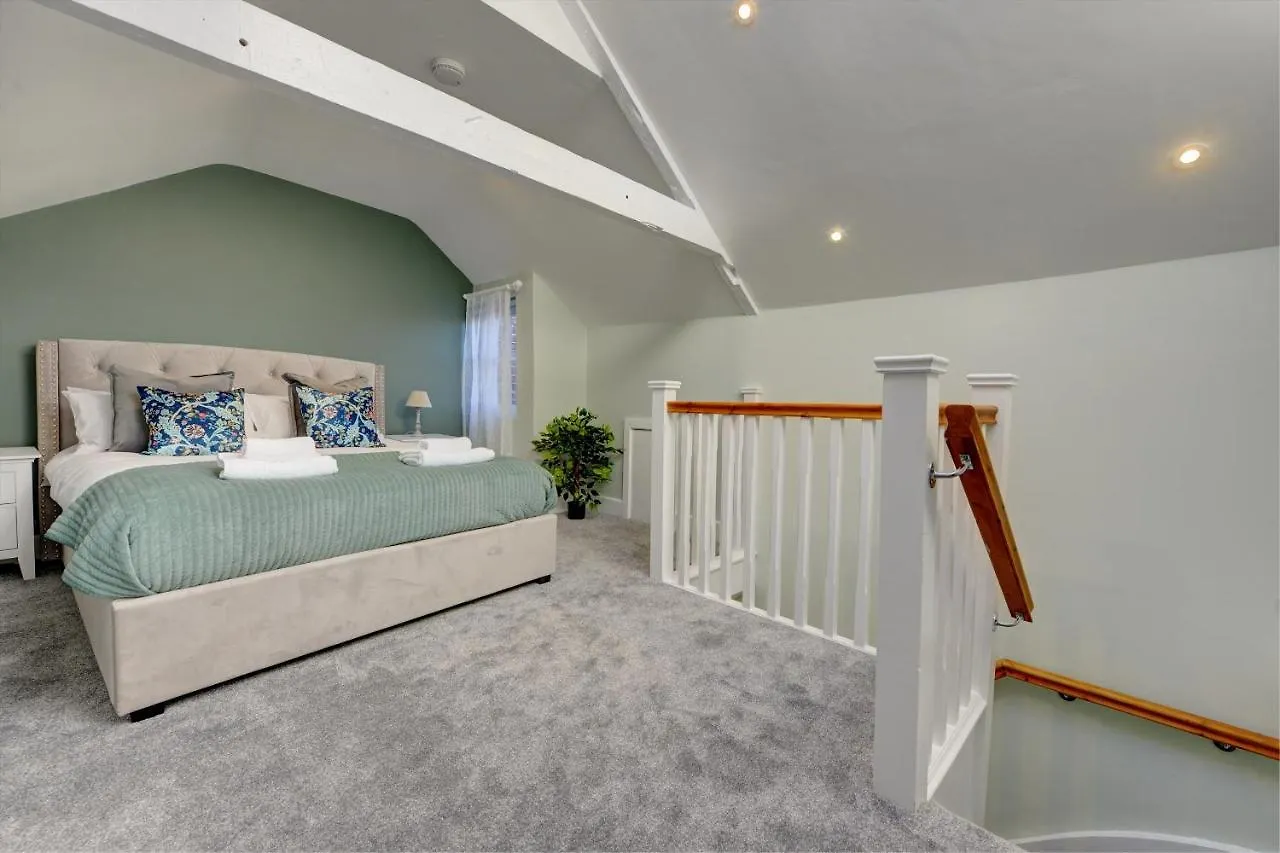 The Nook - A Modern 2 Bedroom Loft With Parking Ρίπον